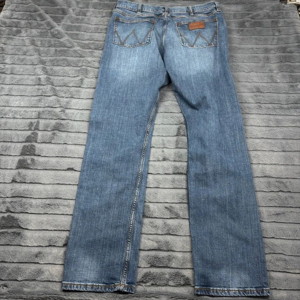 Wrangler Retro Slim Straight Jeans Mens 33x31 Medium Wash Blue Denim Pants 11594